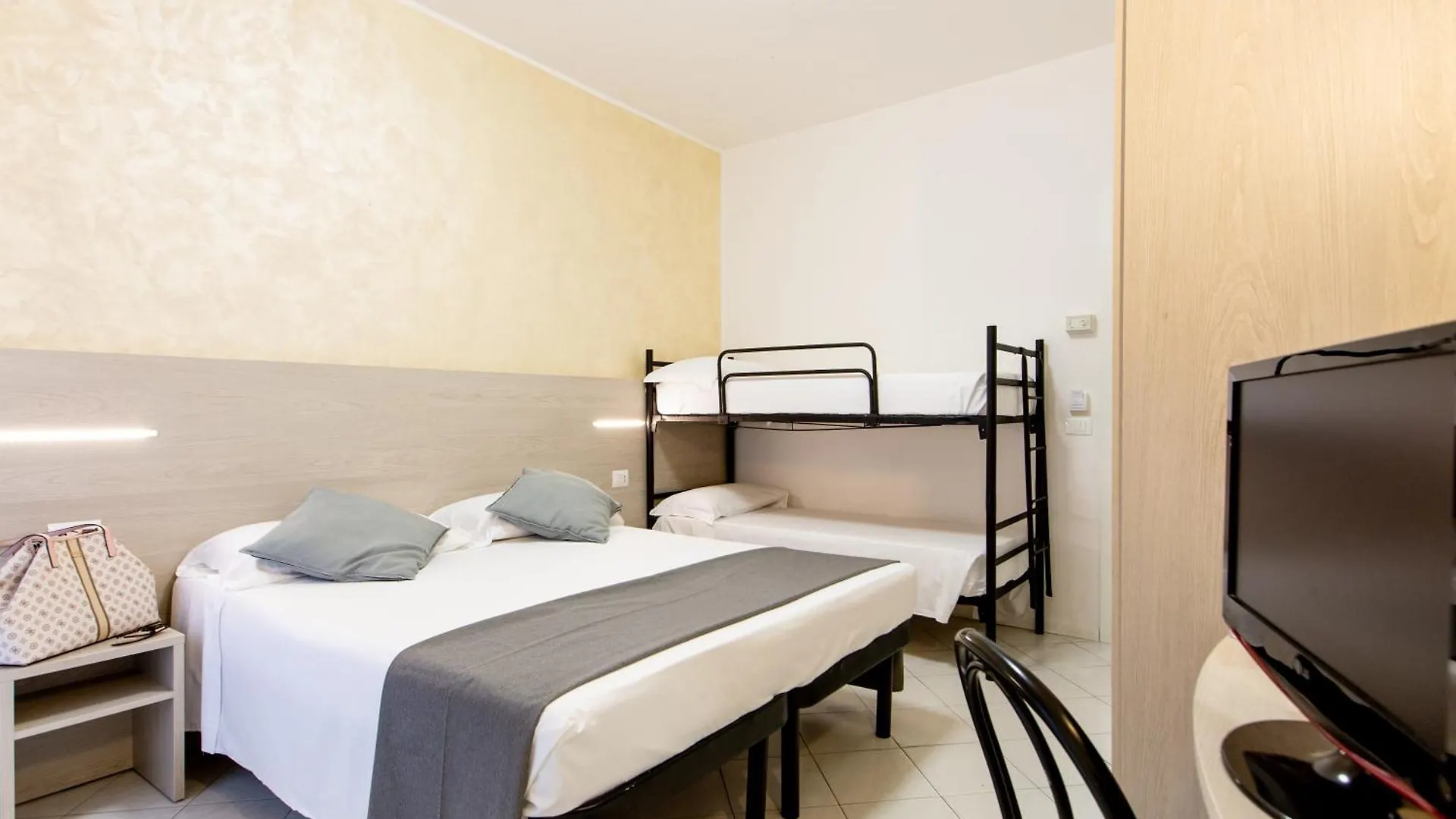 Hotel Marzia Con Piscina Riccione 3*,  Italy