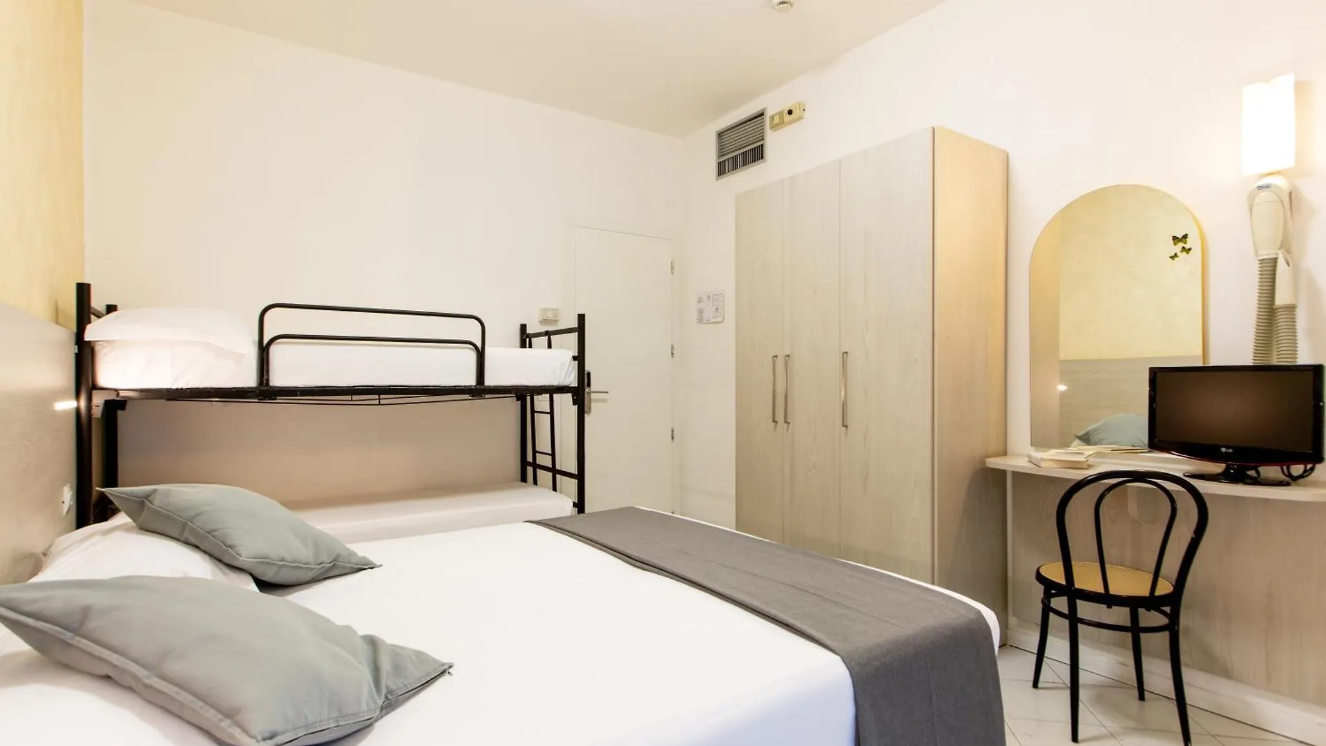 Hotel Marzia Con Piscina Riccione