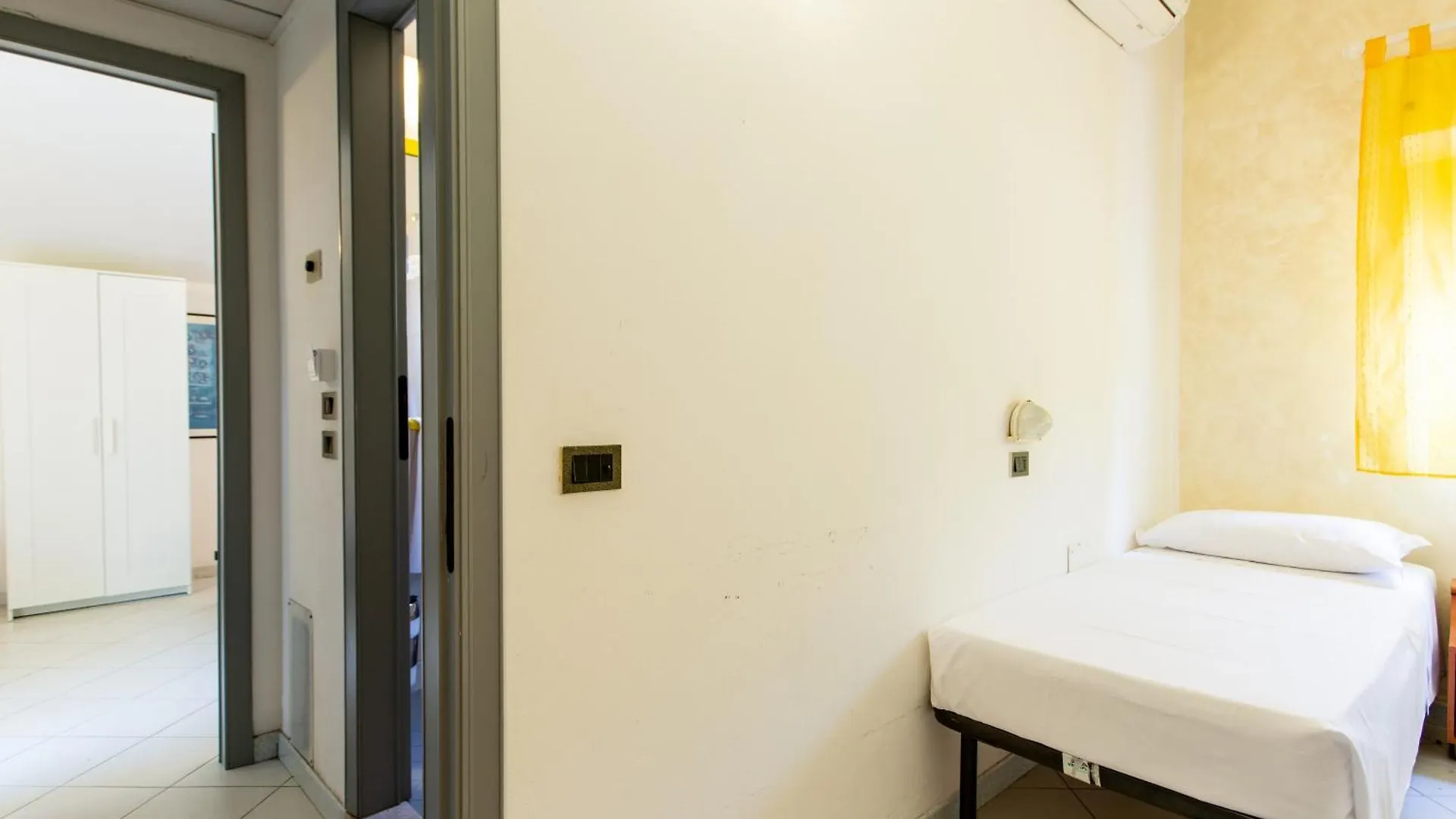 Hotel Marzia Con Piscina Riccione