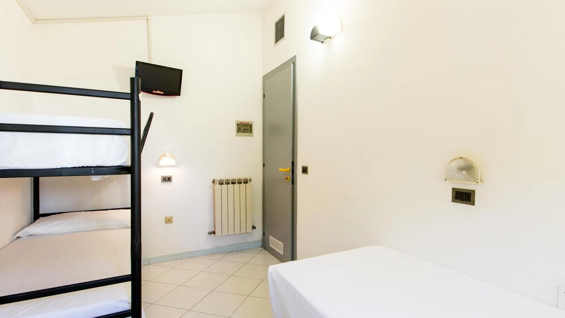 Hotel Marzia Con Piscina Riccione