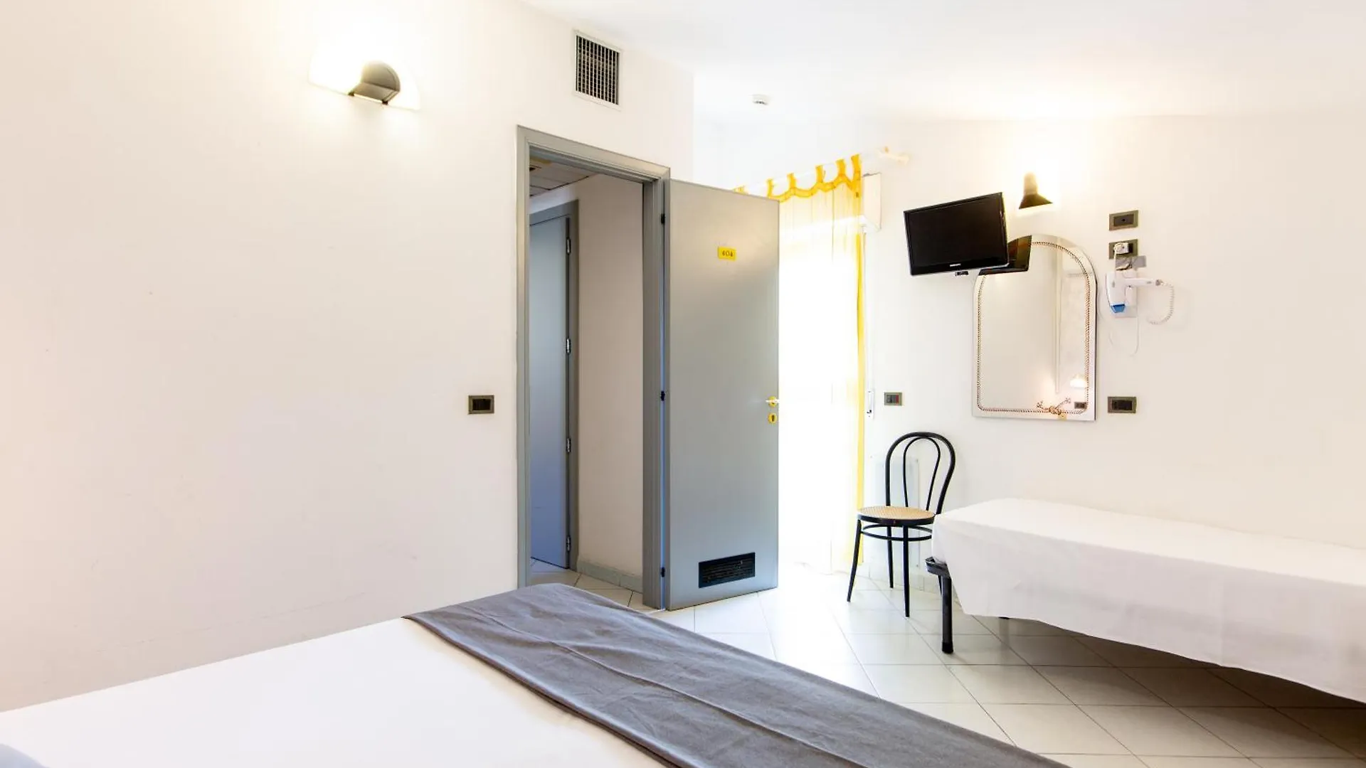 Hotel Marzia Con Piscina Riccione Italy