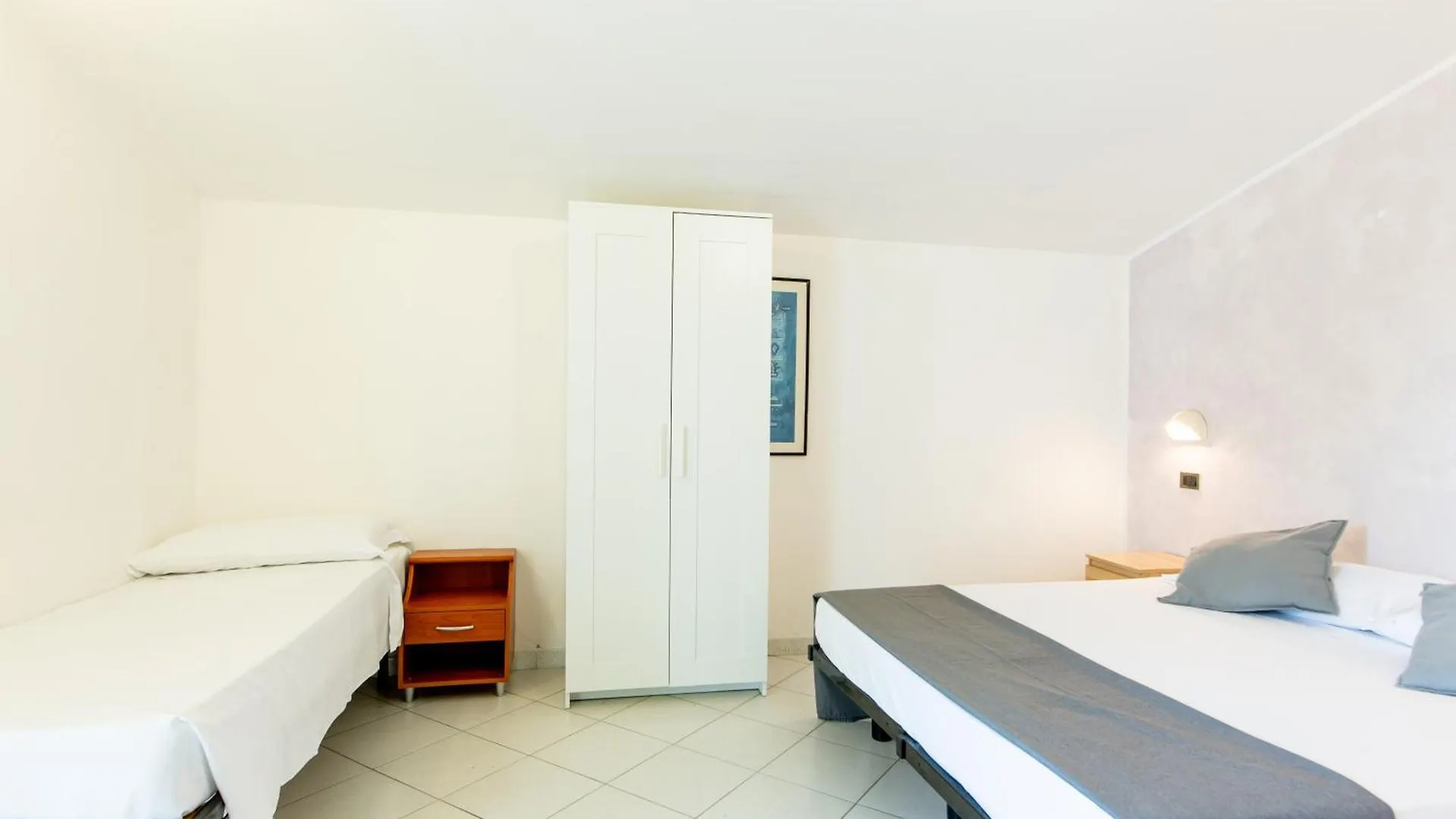 Hotel Marzia Con Piscina Riccione