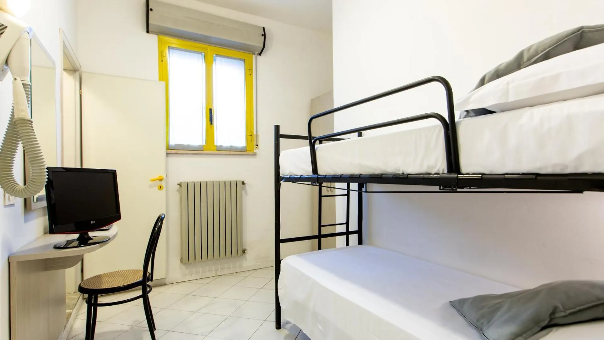 Hotel Marzia Con Piscina Riccione