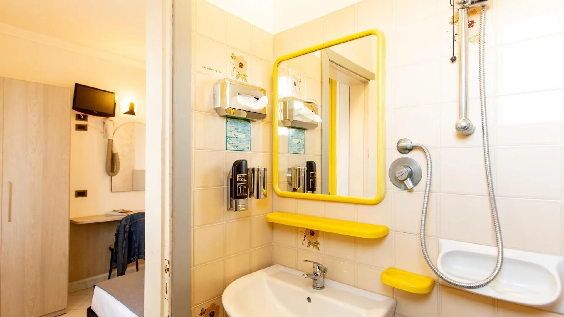 Hotel Marzia Con Piscina Riccione