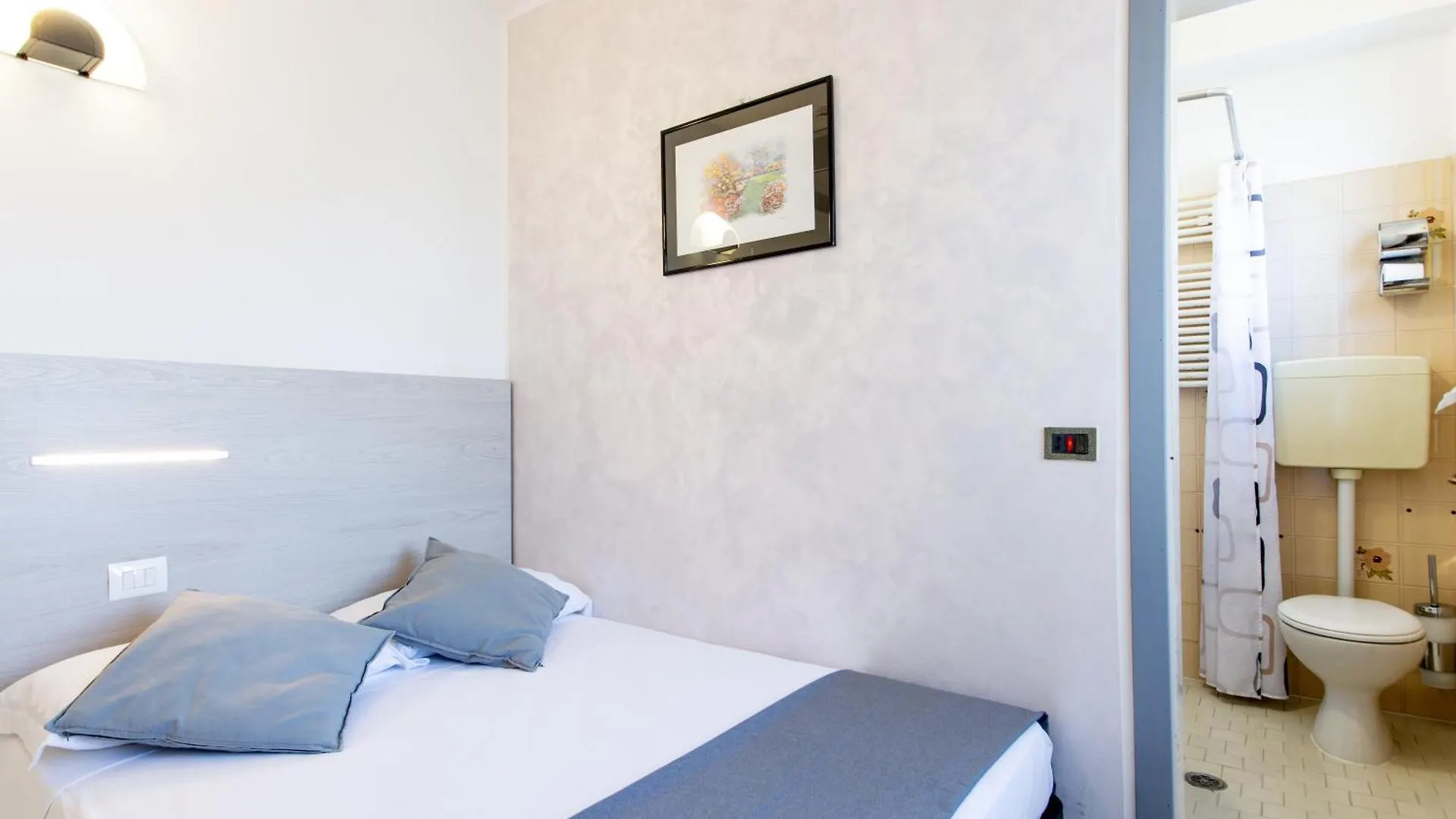 ***  Hotel Marzia Con Piscina Riccione Italy