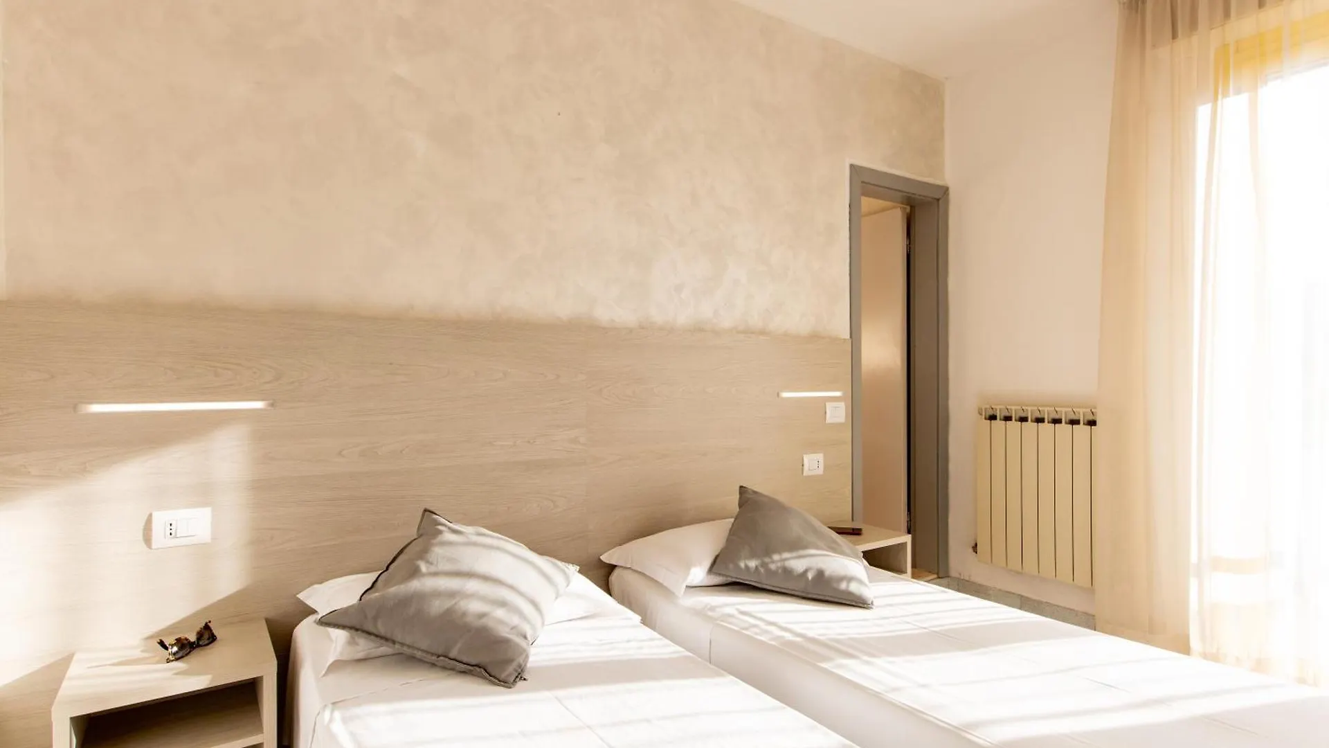 Hotel Marzia Con Piscina Riccione