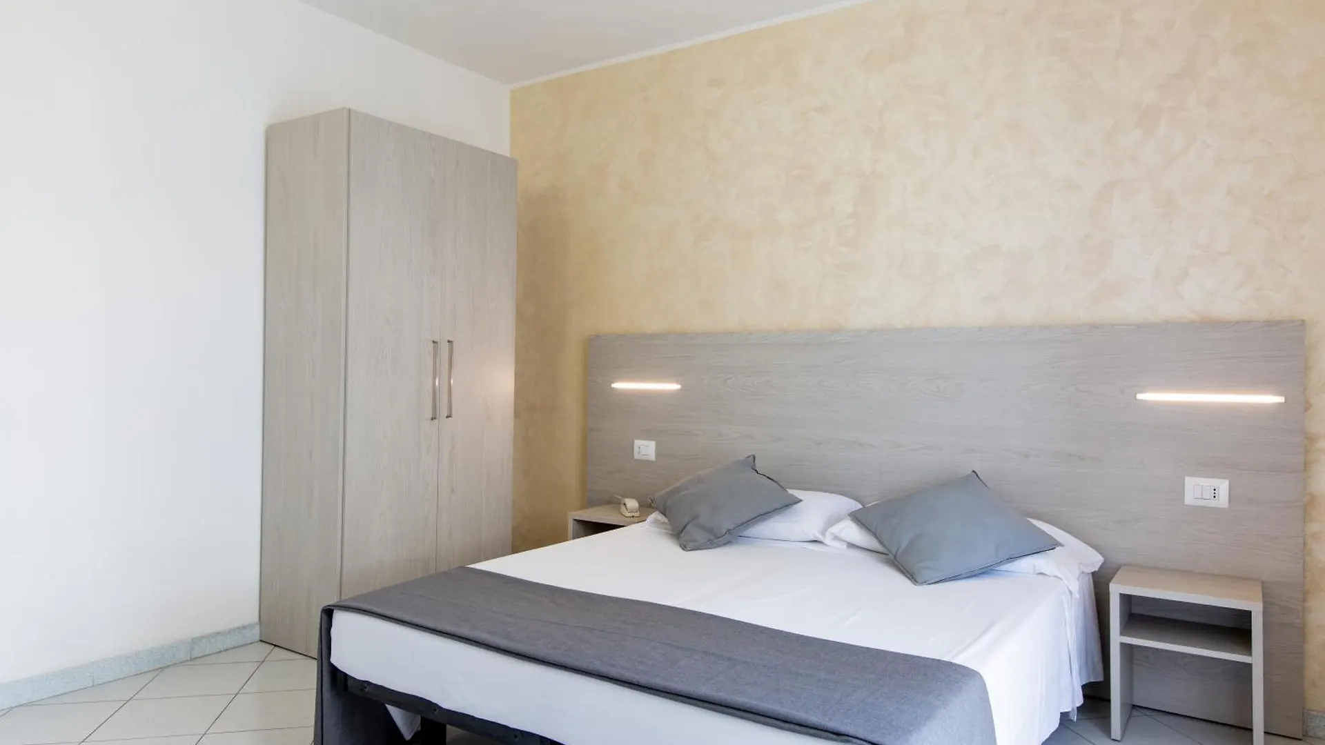 ***  Hotel Marzia Con Piscina Riccione Italy