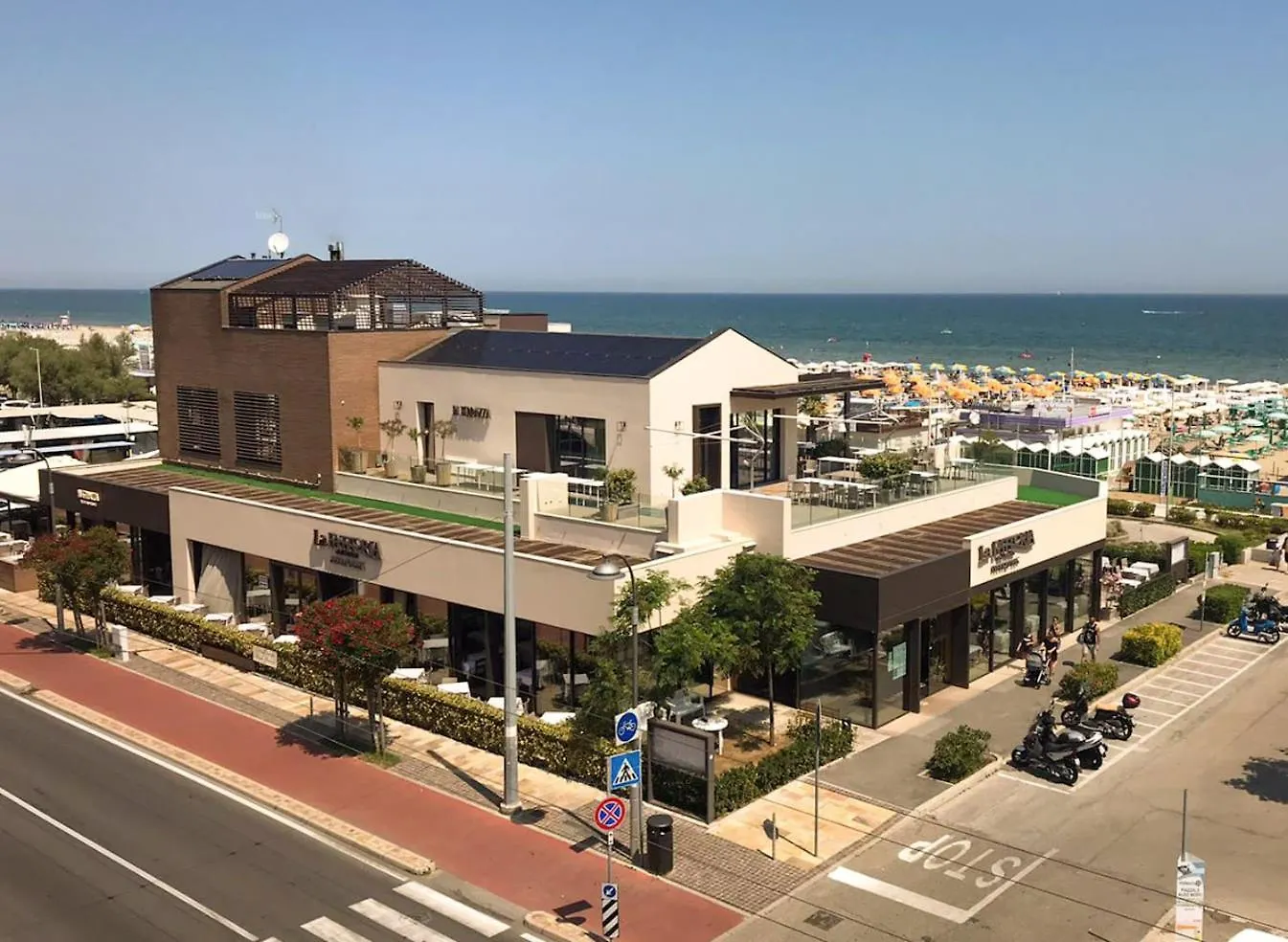 Hotel Marzia Con Piscina Riccione Italy