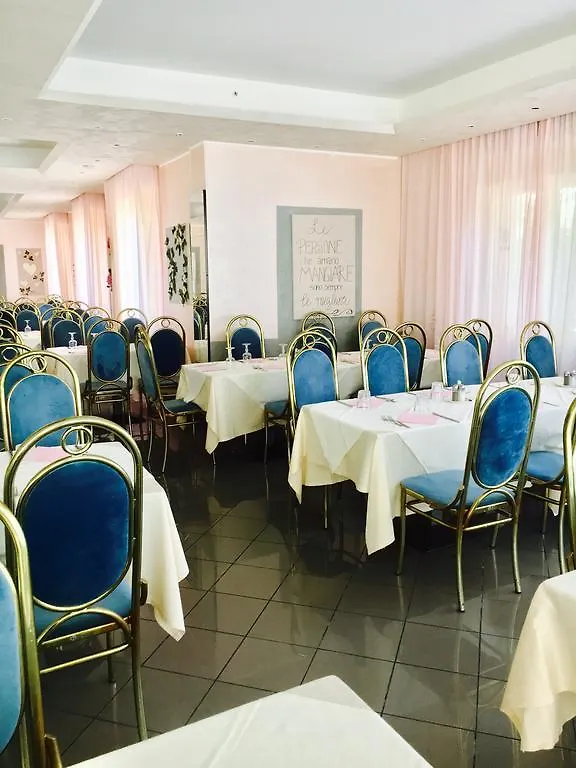 Hotel Marzia Con Piscina Riccione