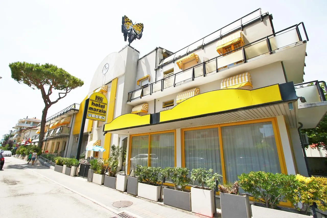 Hotel Marzia Con Piscina Riccione