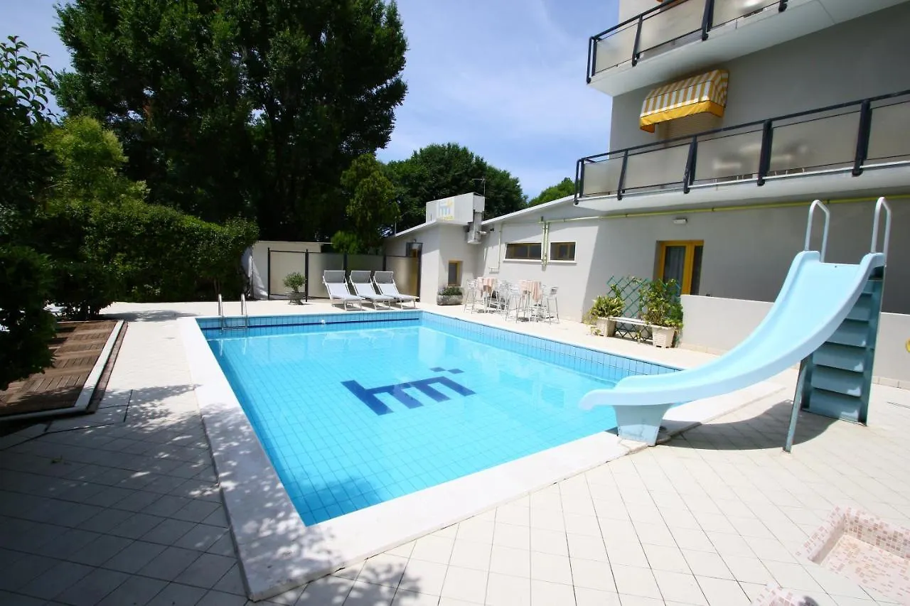 Hotel Marzia Con Piscina Riccione