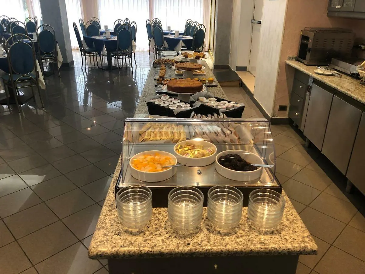 Hotel Marzia Con Piscina Riccione